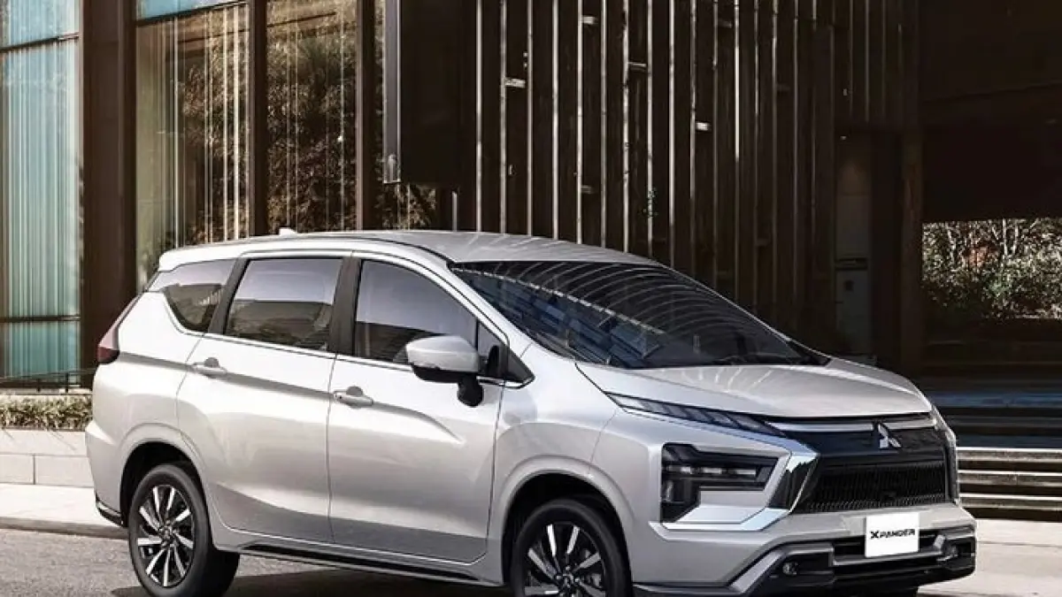 Simak spesifikasi Mitsubishi Xpander terbaru lengkap! Tampil gagah dengan Dynamic Shield generasi kedua, mesin hybrid hemat, dan kabin super nyaman.(Gemini AI)