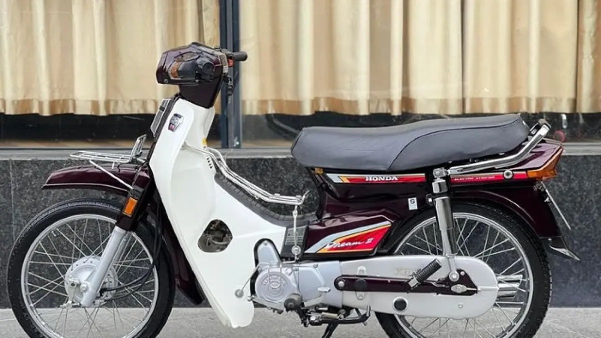 Ulasan spesifikasi Honda Astrea Grand bekas lengkap! Motor bebek retro klasik terawat, mesin halus, irit BBM, dan siap pakai.(Gemini AI)