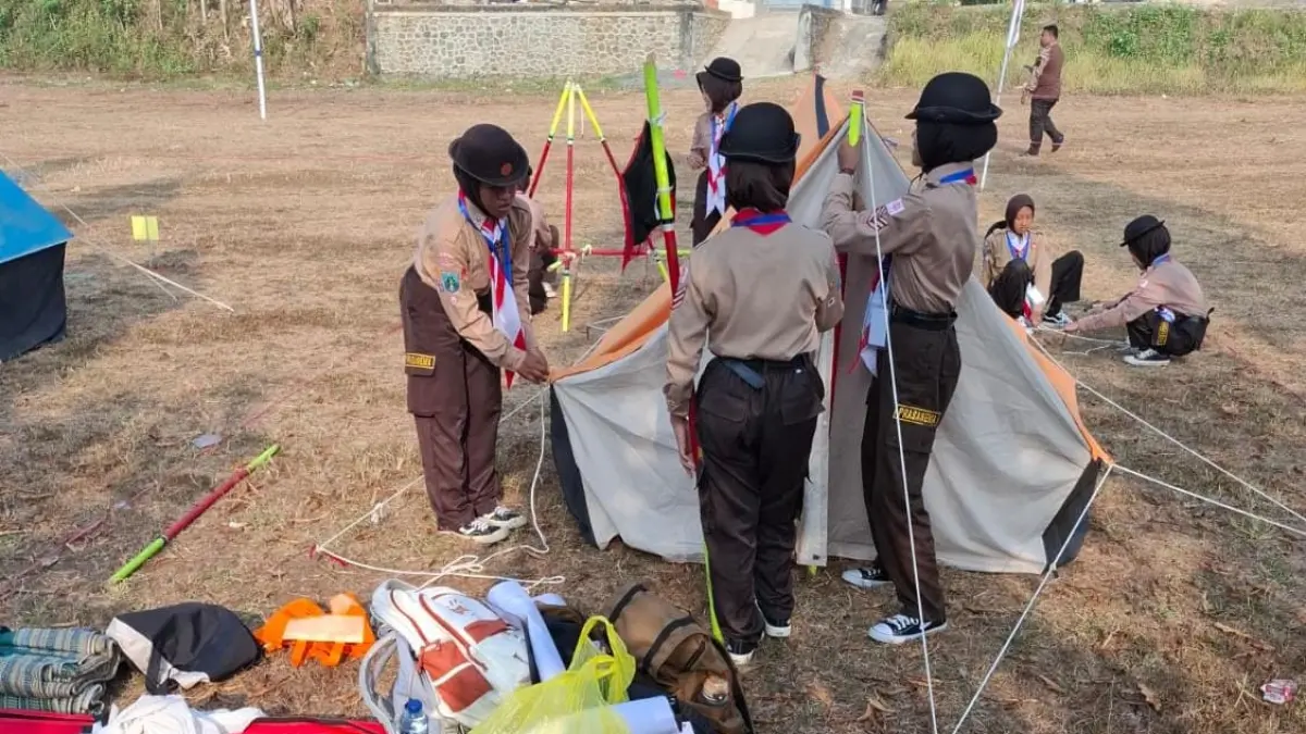BANYAK MANFAAT: Latihan rutin ekskul Pramuka di MTsN 5 Blitar di Desa/Kecamatan Selorejo.