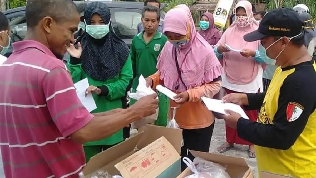 Cek penerima PKH lewat HP melalui aplikasi Cek Bansos. Pilih wilayah dan masukkan nama sesuai KTP. (Pinterest)