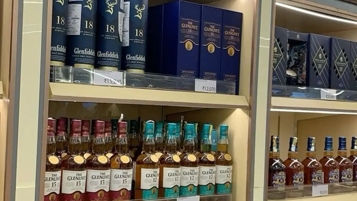 Wine termahal di dunia memiliki harga fantastis. Simak lima wine dengan harga miliaran rupiah per botol.(Gemini AI)
