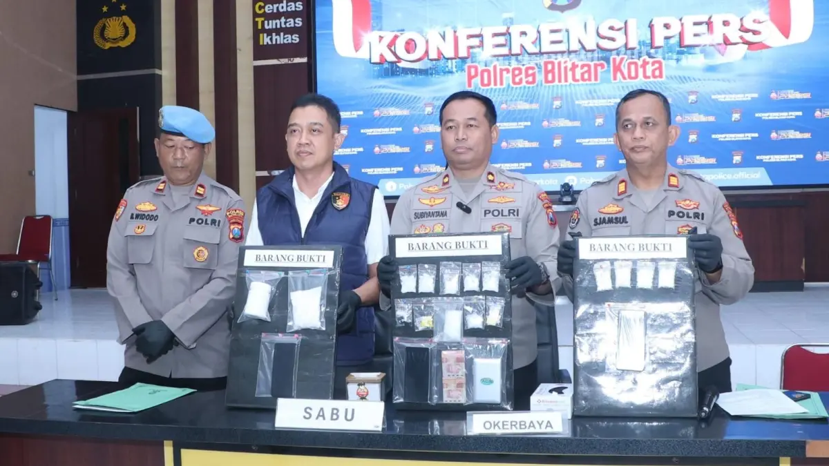 KASUS NARKOBA : Jajaran Polres Blitar Kota mengumpulkan barang bukti.