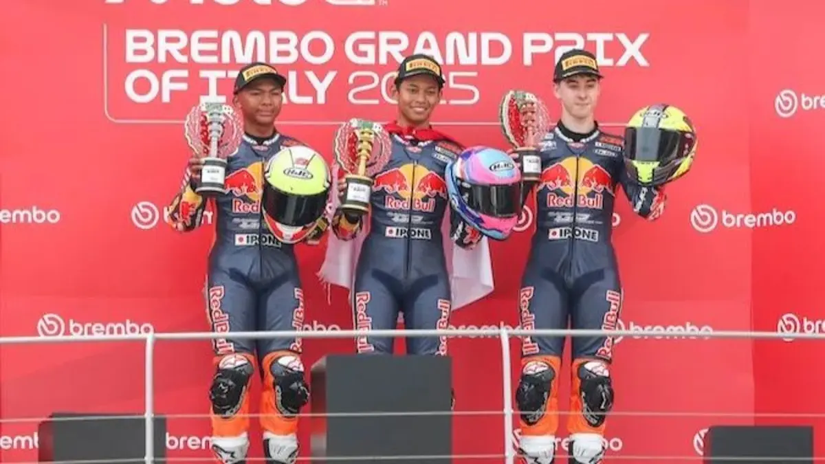 Feda Ega P1 Jepang setelah nyaris crash. Munyos finis P2 dan Hakim Danish P3 dalam balapan Moto3 yang berlangsung ketat. (Pinterest)