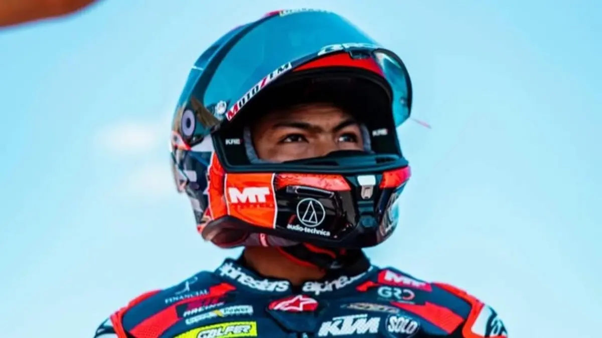 Veda Ega Pratama Hiroshi Aoyama dibahas lewat sikap sederhana Veda saat berada di paddock Sirkuit Catalunya. (Pinterest)