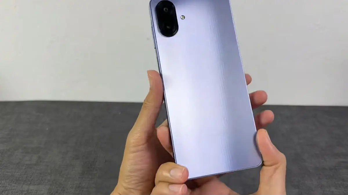 Samsung Galaxy A07s dikabarkan segera masuk Indonesia dengan Helio G99 Plus, Android 16, baterai 5.000 mAh dan harga Rp2 jutaan.(sc youtube)