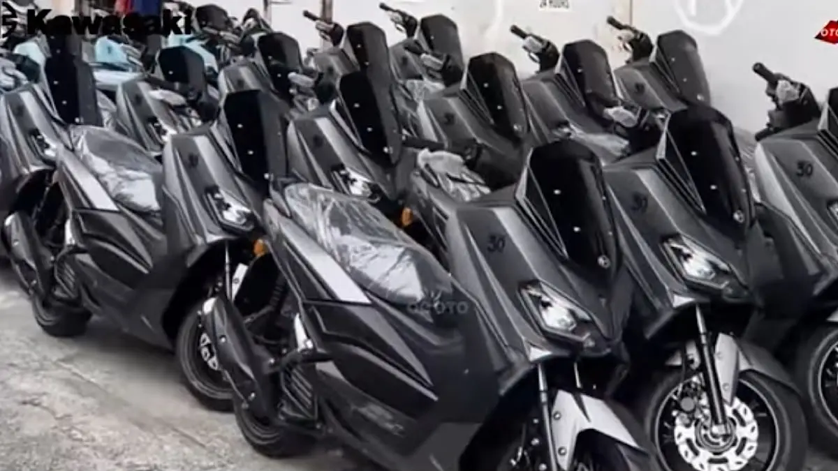 SMAX 160 hadir dengan mesin 160 cc, bodi lebih ringkas, desain sporty, panel digital, dan kaki-kaki gambot.(sc youtube)