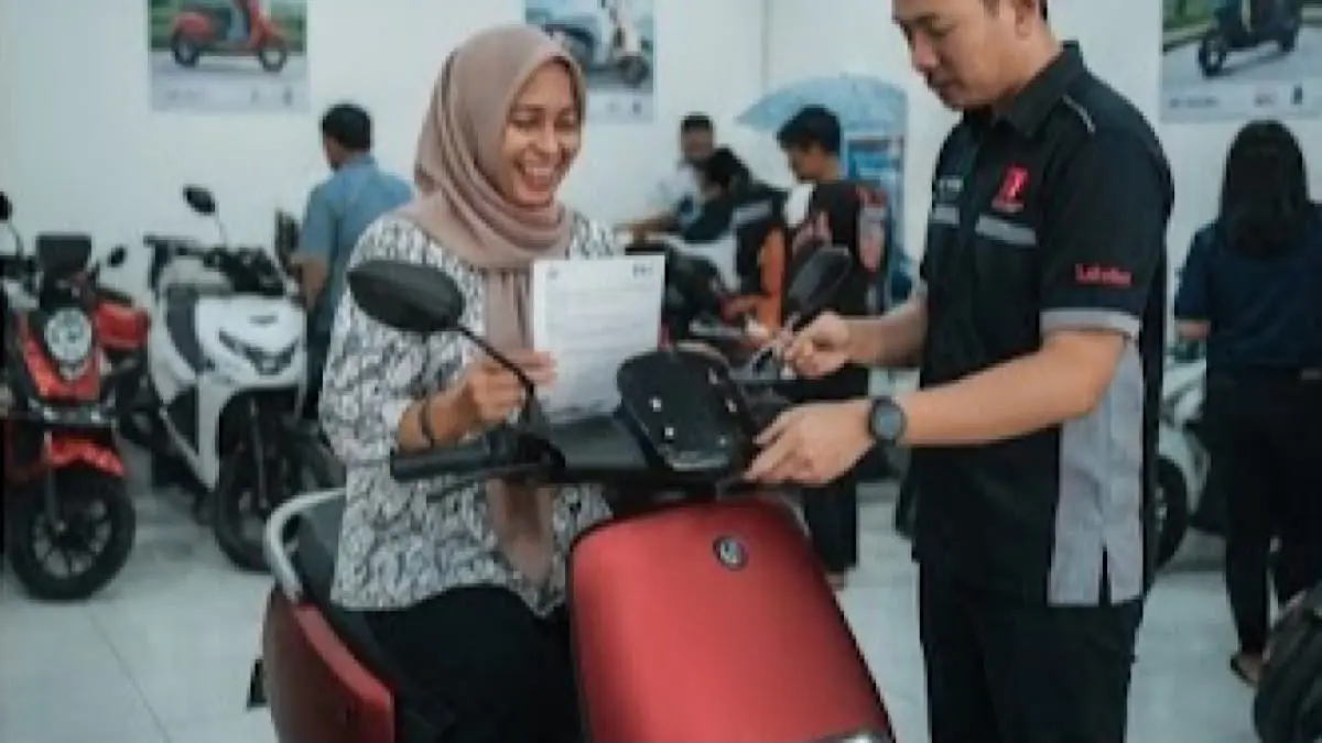 Motor listrik subsidi diklaim mulai Rp9,95 juta. Cek 8 model, harga, spesifikasi, dan hal penting sebelum membeli.(gemini AI)