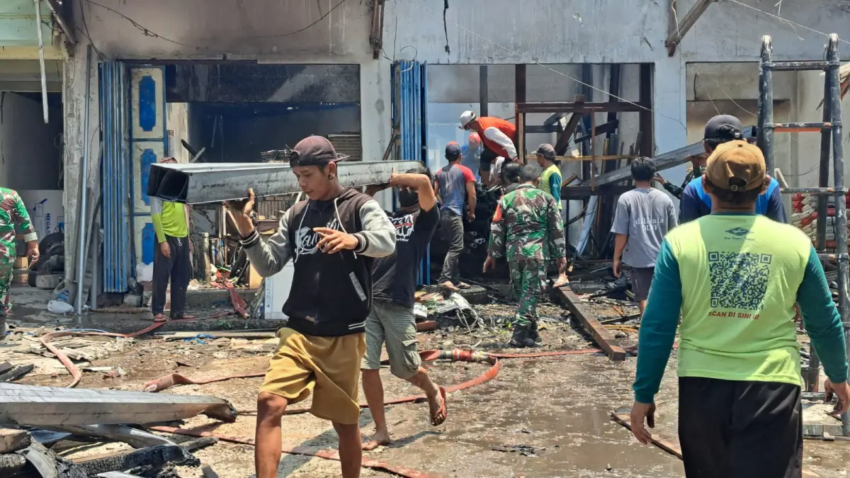 Kerugian Toko Bangunan 999 Terbakar di Gandusari Ditaksir Rp 500 Juta