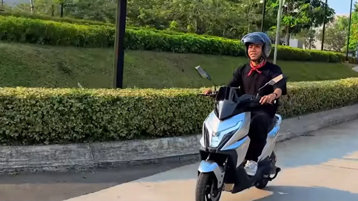 Motor listrik subsidi Rp7 juta mencakup delapan model, dari Volta 401 hingga Gesits G1. Simak simulasi harganya.(sc youtube)