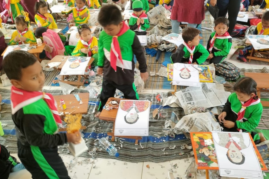 SEMARAK: Sebanyak 531 siswa TK se-Kecamatan Kalitengah mengikuti festival kolase di Pendopo Kecamatan Kalitengah, Sabtu (9/12). (Ist. / Radar Lamongan)