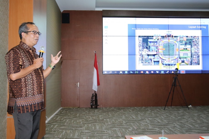 PROGRESS: PPK Prasarana Strategis 2, Cahyani Ainin Azizah telah melaporkan khusus progress perencanaan, konsep desain, serta kapasitas untuk Stadion Surajaya yang baru. (Anjar. / Rdr Lmg)