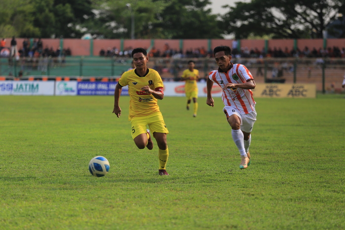 BABAK 28 BESAR LIGA JATIM DIMULAI 7 JANUARI: Pemain Persibo ketika berlaga di babak penyisihan. Persibo bakal kembali menjadi tuan rumah grup GG 28 besar liga 3 Jatim