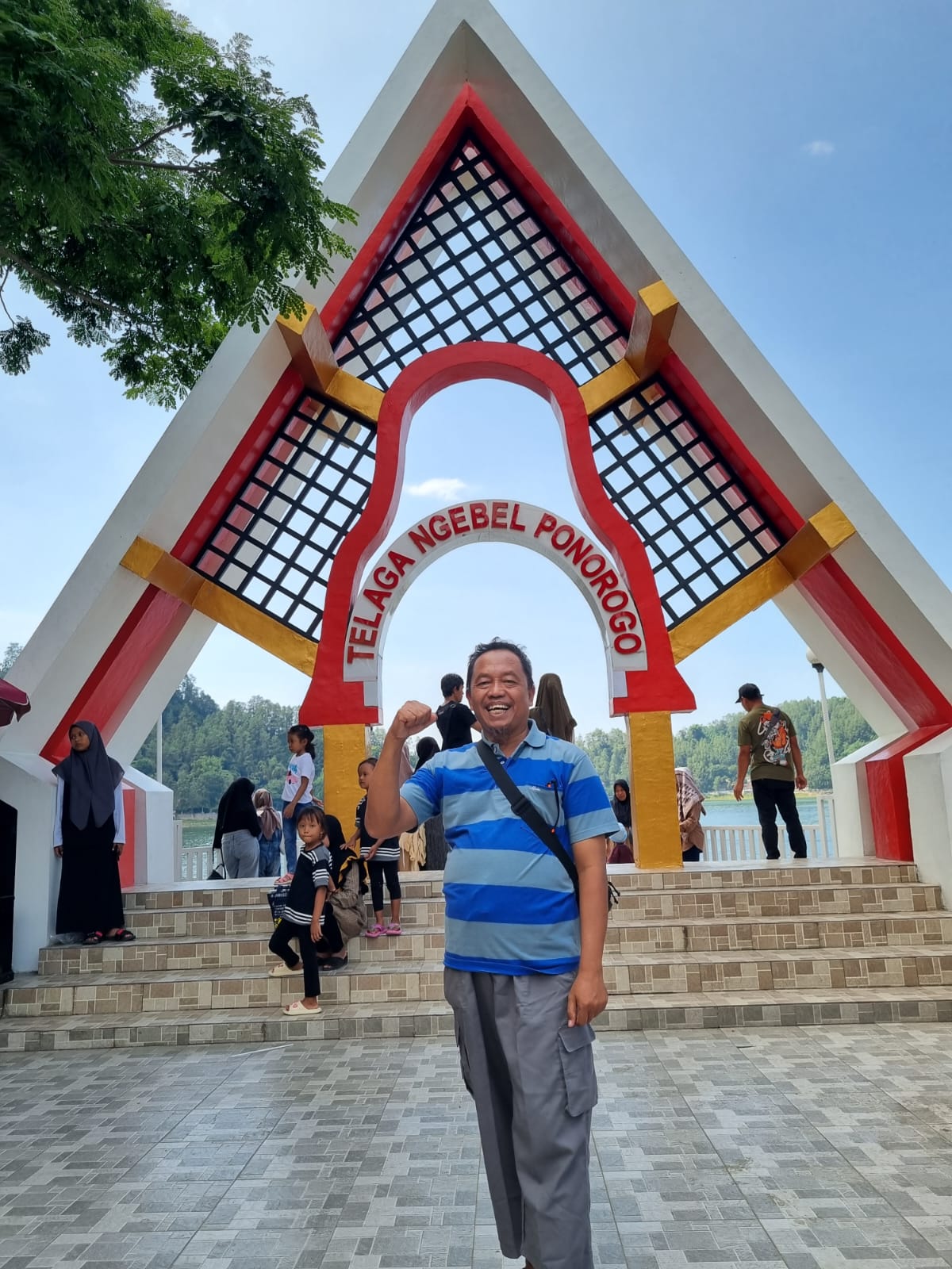 SUKA BERPETUALANG: Waji, kabid PAUD dan Dikmas Dinas Pendidikan Lamongan. (IST/RDR.LMG)