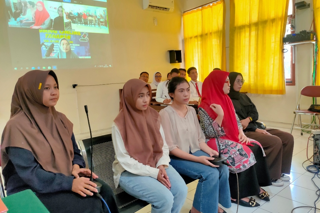 BERIKAN KESAKSIAN : Enam Saksi Korban Investasi Bodong dihadirkan dalam persidangan di PN Lamongan (istimewa)