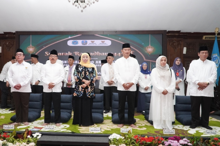 SINERGITAS POSITIF: Kegiatan kolaborasi antara Pemprov Jatim, Pemkab Lamongan, dan Baznas dalam kegiatan Safari Ramadan di Pendopo Lokakantra Lamongan. (Istimewa)