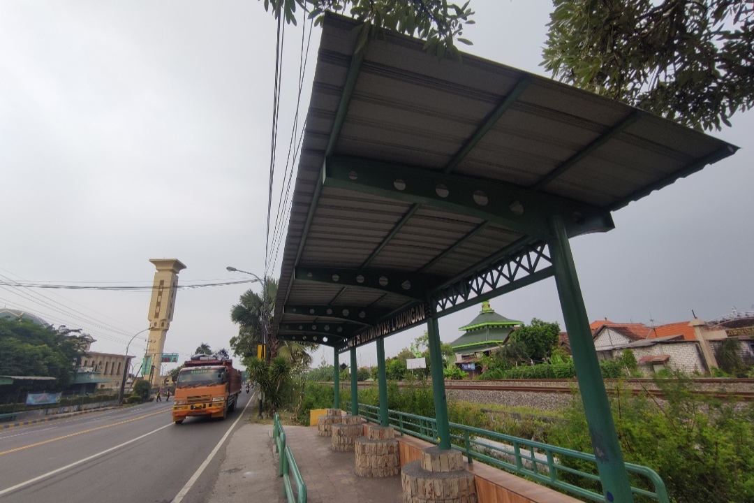 BUTUH TAMBAHAN : Kementrian Perhubungan belum memeberikan respon terkait tambahan halte di Lamongan (Anjar. / Rdrlmg)
