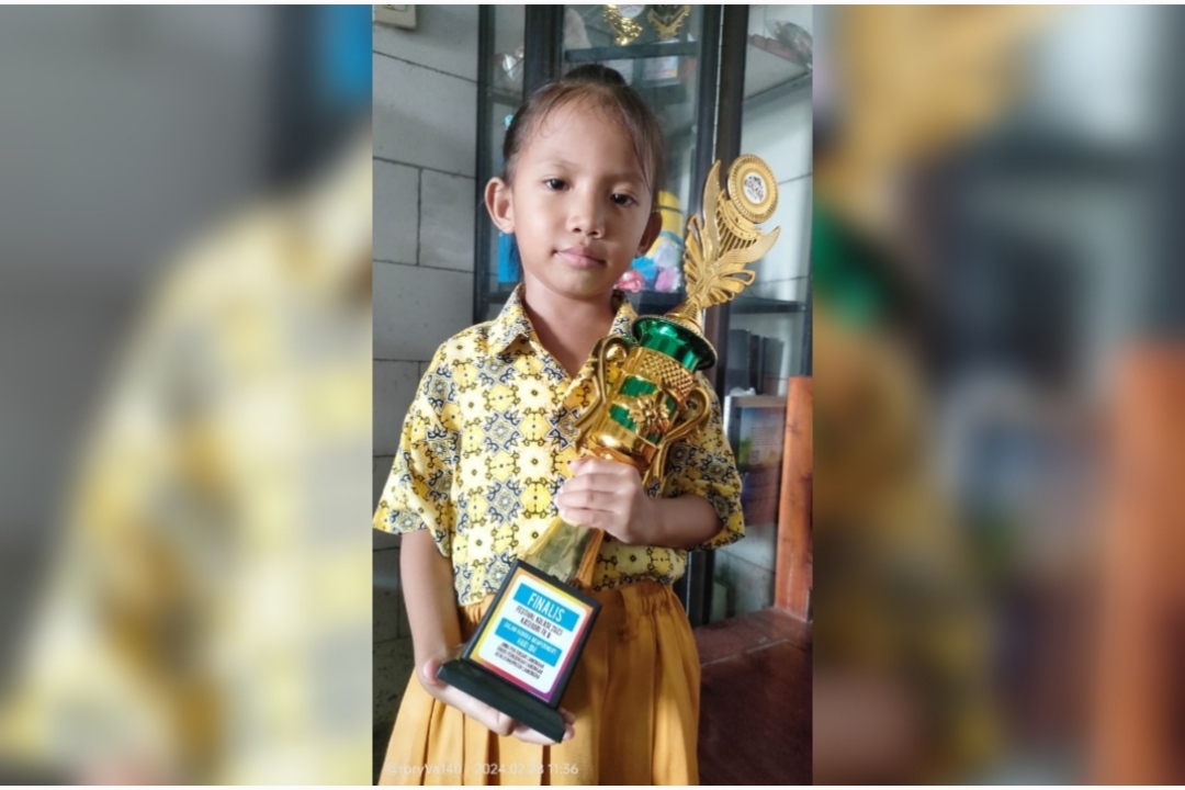 Berkolaborasi, Briliyana Felicia Sabatha Br Marbun, suka membuat boneka dari tepung