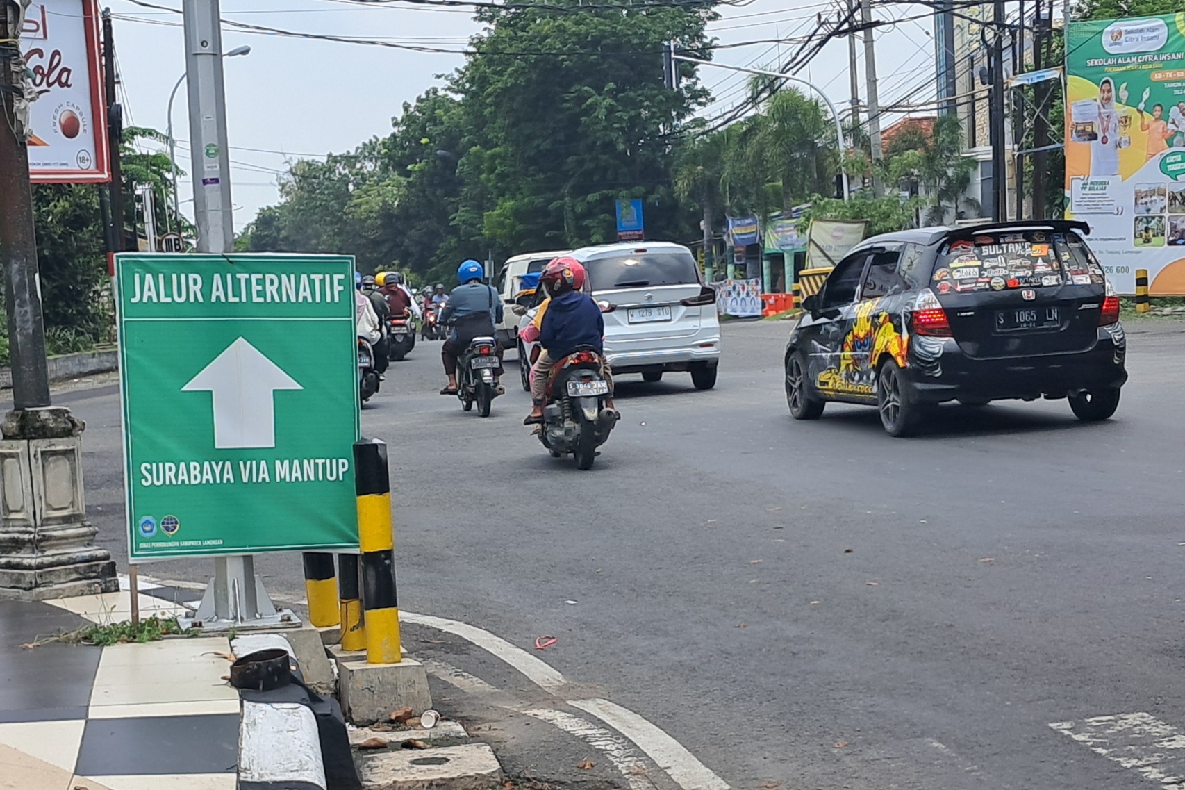 Beberapa rambu petunjuk jalur alternatif dipersiapkan untuk mengantisipasi kepadatan arus lalulintas selama libur Lebaran (Gamal. A / Rdrlmg)