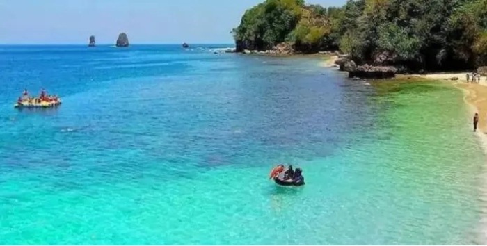 UNTUK LIBURAN: Pantai &mdash; pantai indah di wilayah Malang selatan. (Radar Malang)