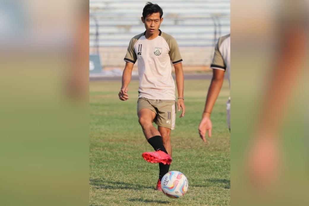 Birul Walidain mantan pemain Persela ini masih punya harapan main di kasta tertinggi liga Indonesia (Anjar. / Rdrlmg)