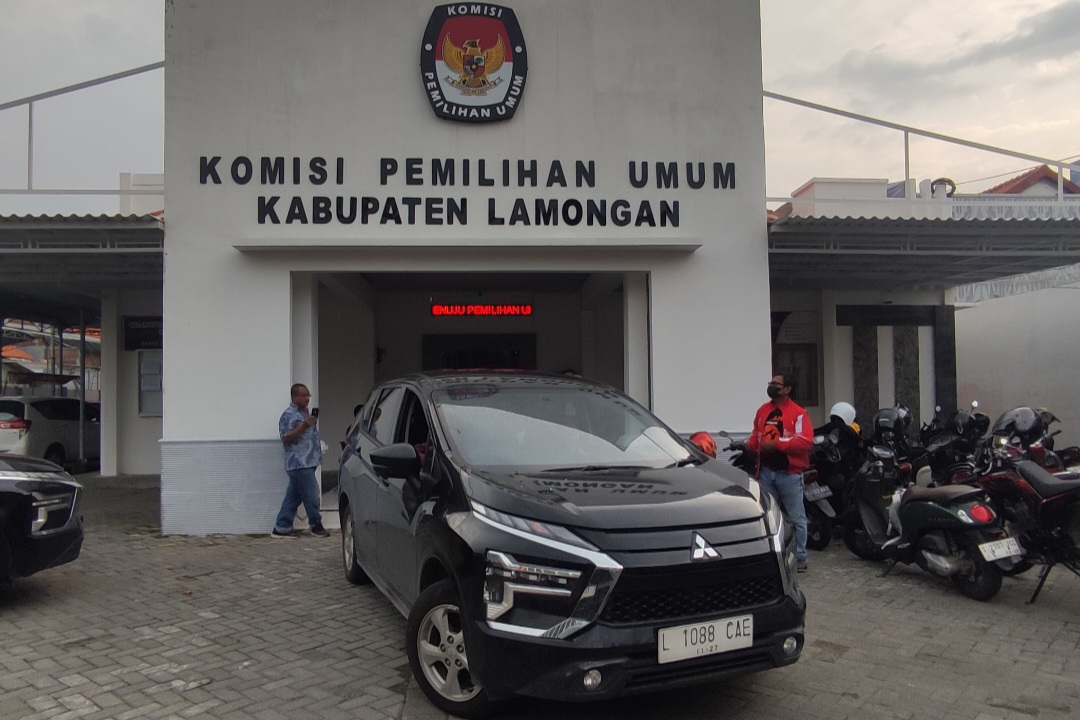 BUKA PENDAFTARAN PPS: Gedung KPUK Lamongan. Menjelang pilkada, KPUK membutuhkan ribuan  panitia pemungutan suara. (DOK/RDR.LMG).