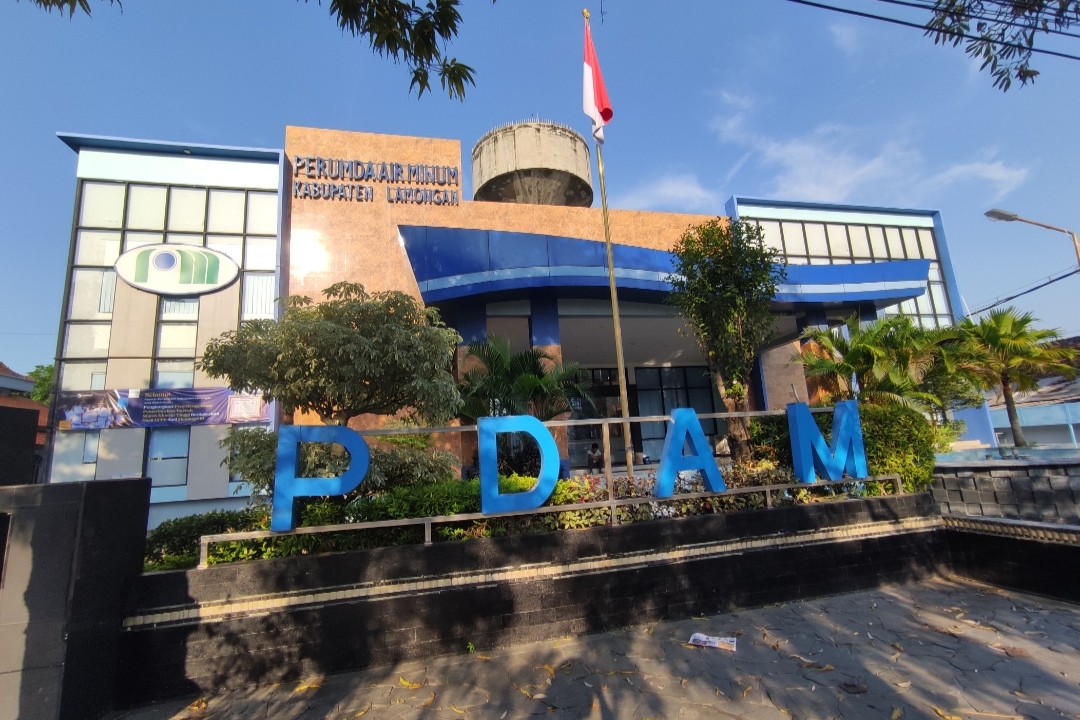 BERLAKUKAN TARIF LAMA: Tarif di Perumda Air Minum Lamongan saat ini masih memenuhi full cost recovery (FCR). (Anjar / Radar Lamongan)