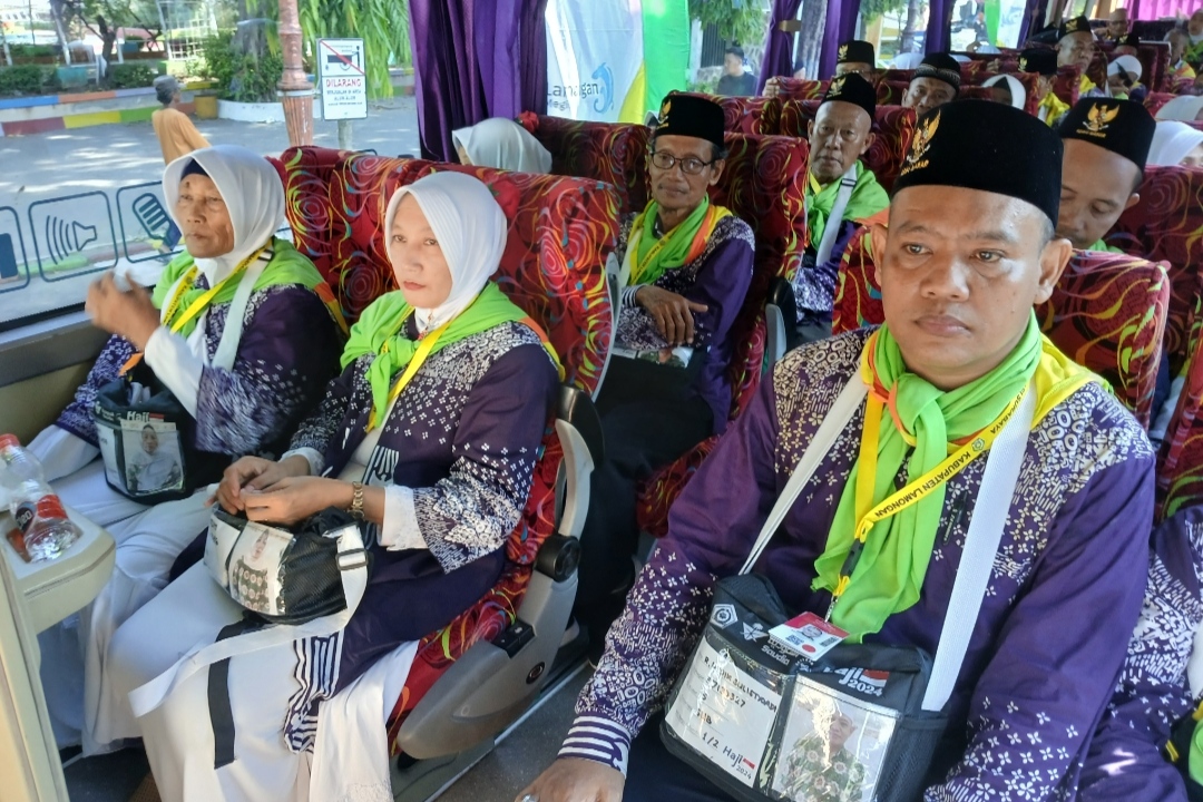 CJH Lamongan didominasi usia 61 Tahun keatas, cuaca di Arab diprediksi capai 50 drajat celcius (Anjar. / Radar Lamongan)