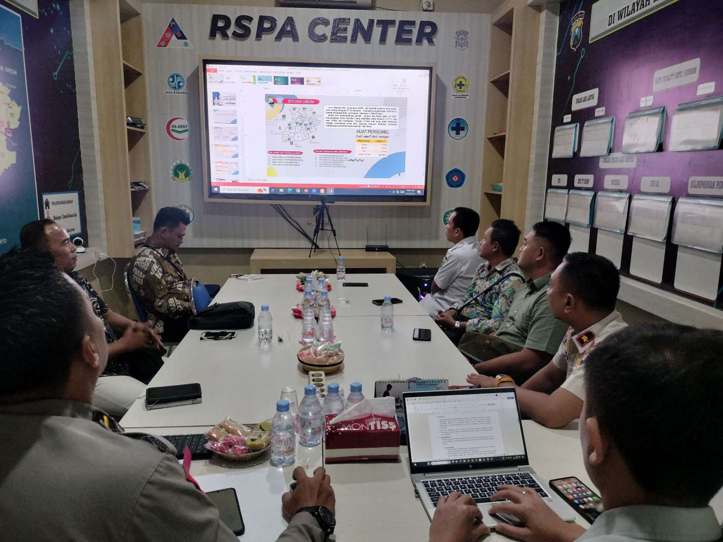 BAHAS KELAYAKAN SEWA BUS: Forum lalu lintas menggelar pertemuan untuk membahas penekanan kecelakaan saat studi tour. (IST/RDR.LMG)