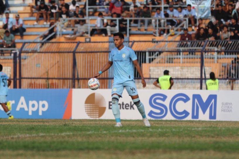 DIPERTAHANKAN: Performa gemilang Ikhwan Ciptady musim lalu, membuat Manajemen Persela memperpanjang kontraknya untuk musim depan. (Anjar D. Pradipta / Radar Lamongan)