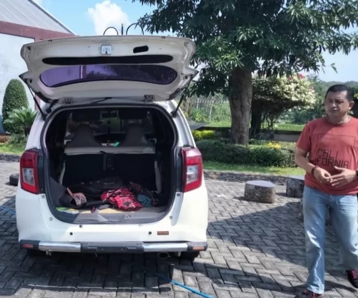 Mobil yang digunakan para pelaku ternyata mobil rental. (ISTIMEWA/RADAR LAMONGAN)