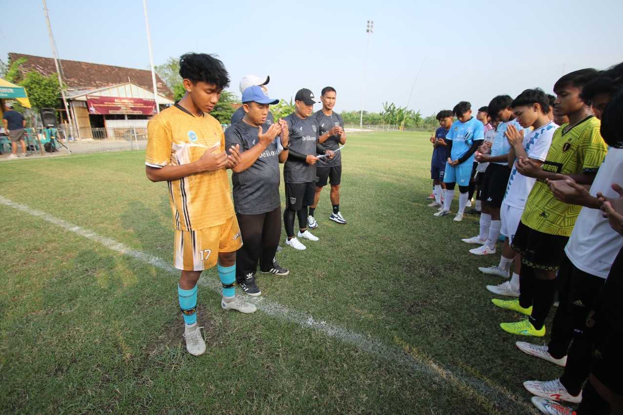 DISELEKSI: Pemain muda putra daerah Lamongan diharapkan ada yang memenuhi syarat untuk bergabung dengan Persela. (ANJAR DWI PRADIPTA/RDR.LMG)