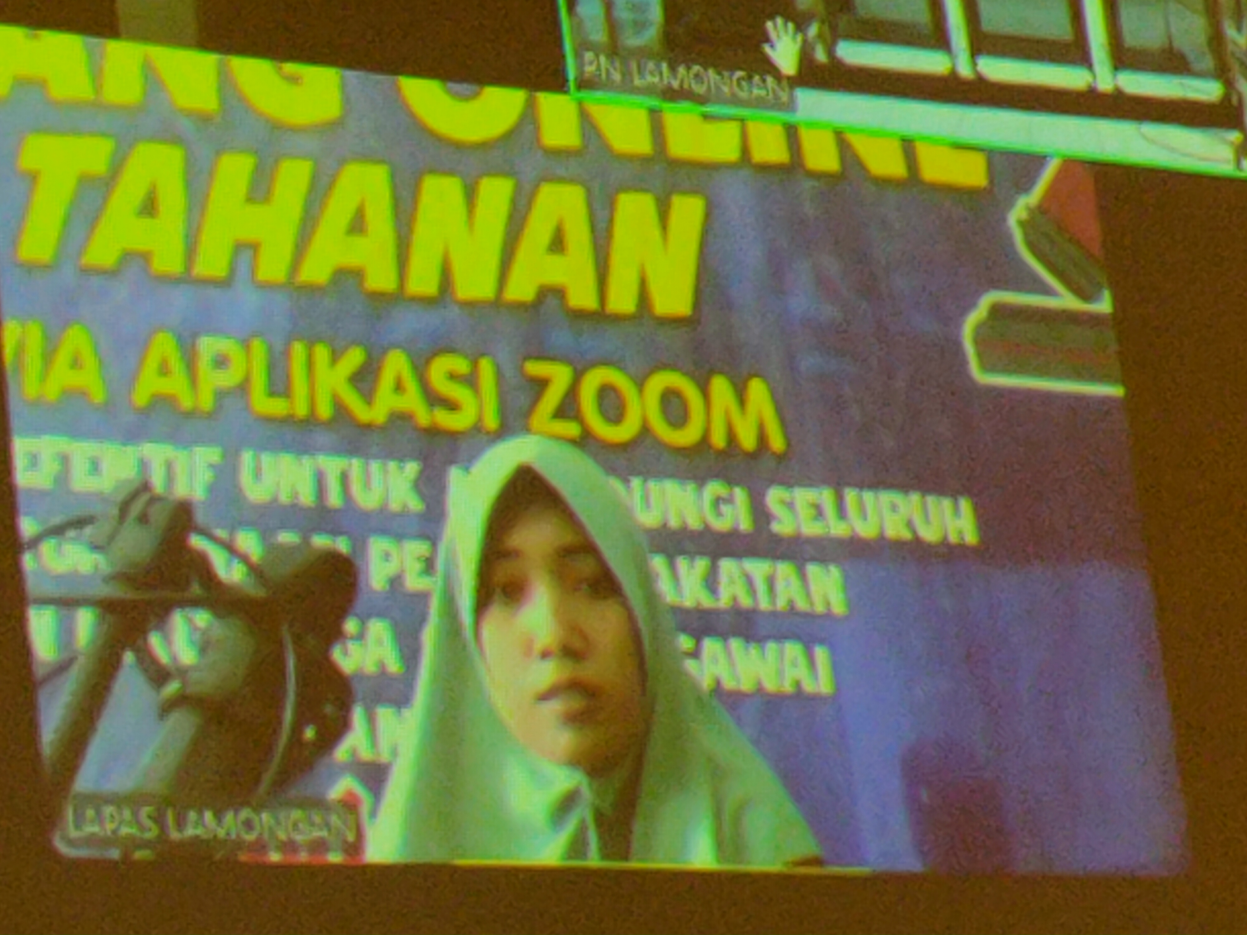 PERAWAKAN SEPERTI LAKI - LAKI: Sebelum berjilbab, banyak orang mengenali Nur Fadillah alias Didi Manggala yang menjadi terdakwa, sebagai laki &mdash; laki.  (IST/RADAR LAMONGAN)