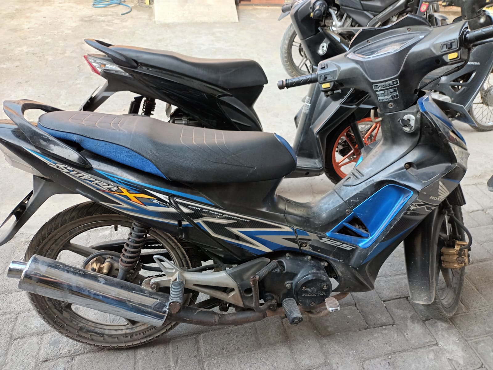BARANG BUKTI: Motor hasil curian yang dijual di FB. (IST/RADAR LAMONGAN)
