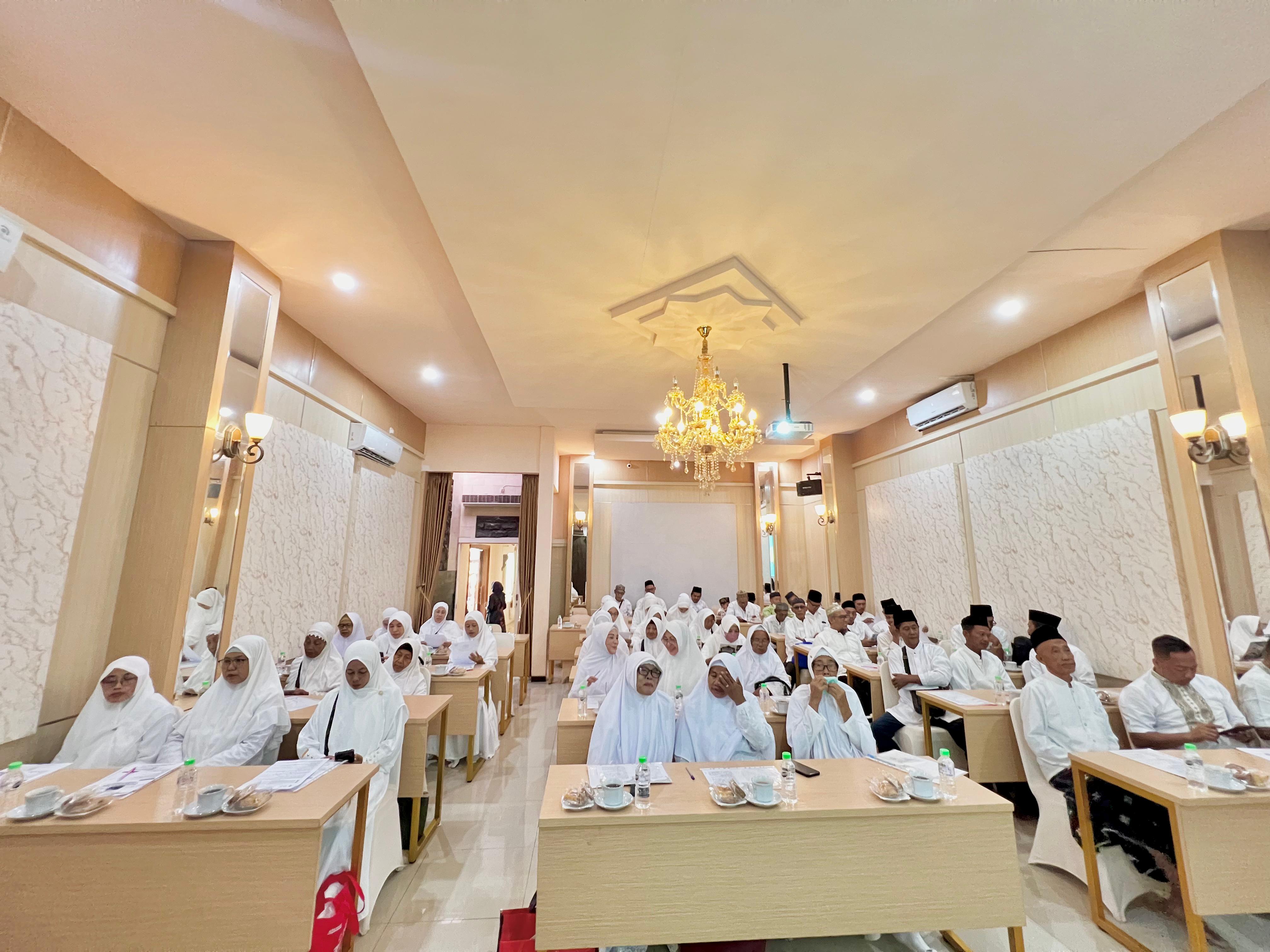 RUANG MANASIK INDOOR : Salah satu fasilitas layanan dari PT Elaf Indonesia, Ruangan modern dan nyaman.
