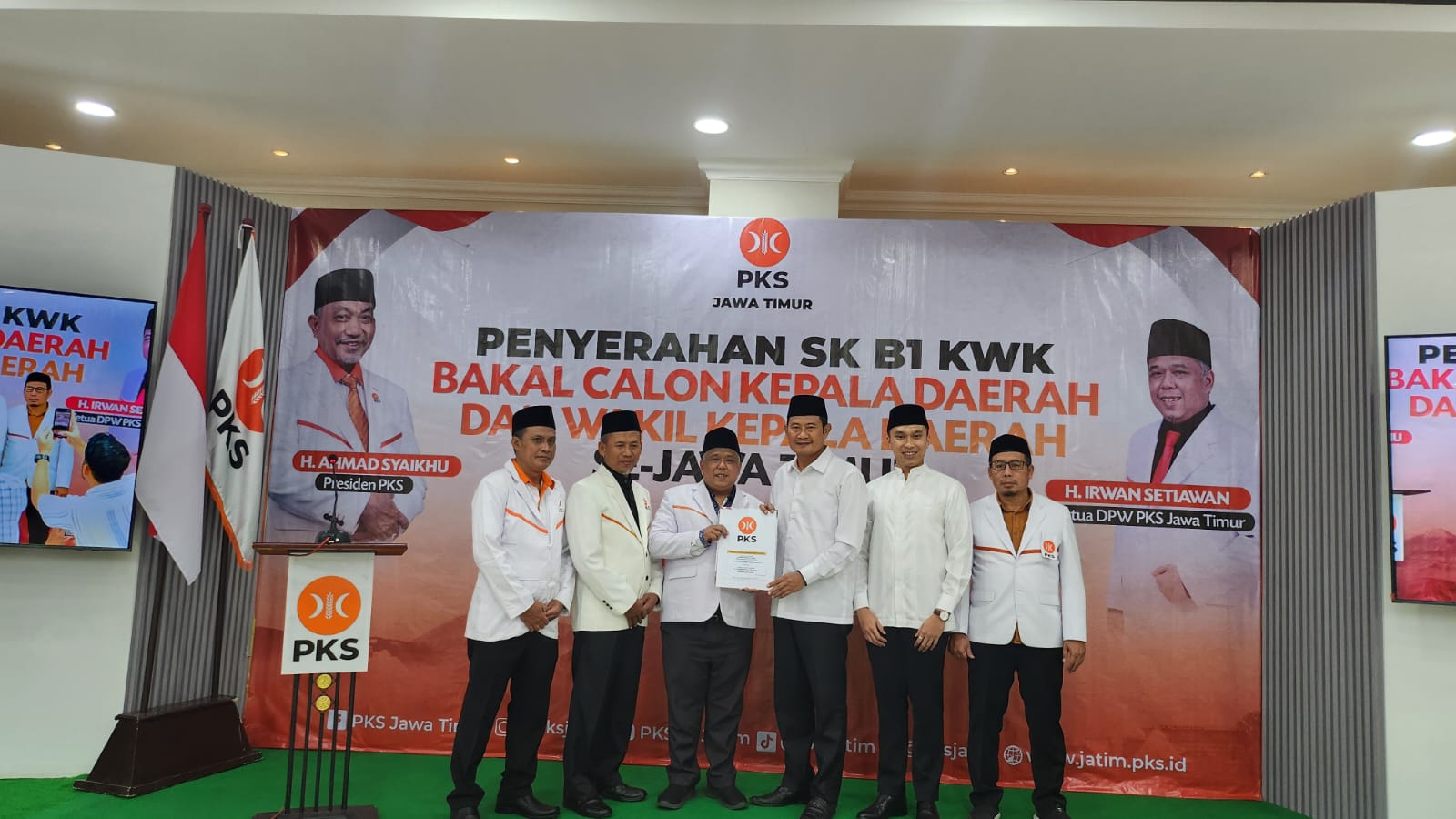 SAH: Pasangan Cabup-Cawabup Lamongan, Yes-Dirham Peroleh Rekom Partai PKS (Istimewa / Radar Lamongan)