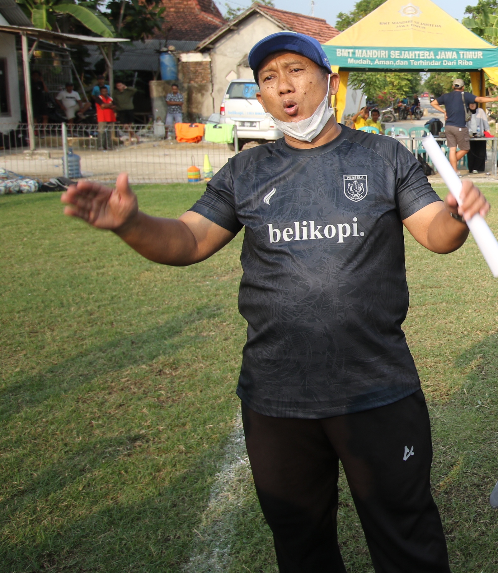 PERCAYA DIRI : Jajaran pelatih Persela semakin percaya diri setelah tim kebanggaan warga lamongan itu menang melawan persiku kudus saat laga uji coba. (Anjar Dwi Pradipta/ Radar Lamongan)