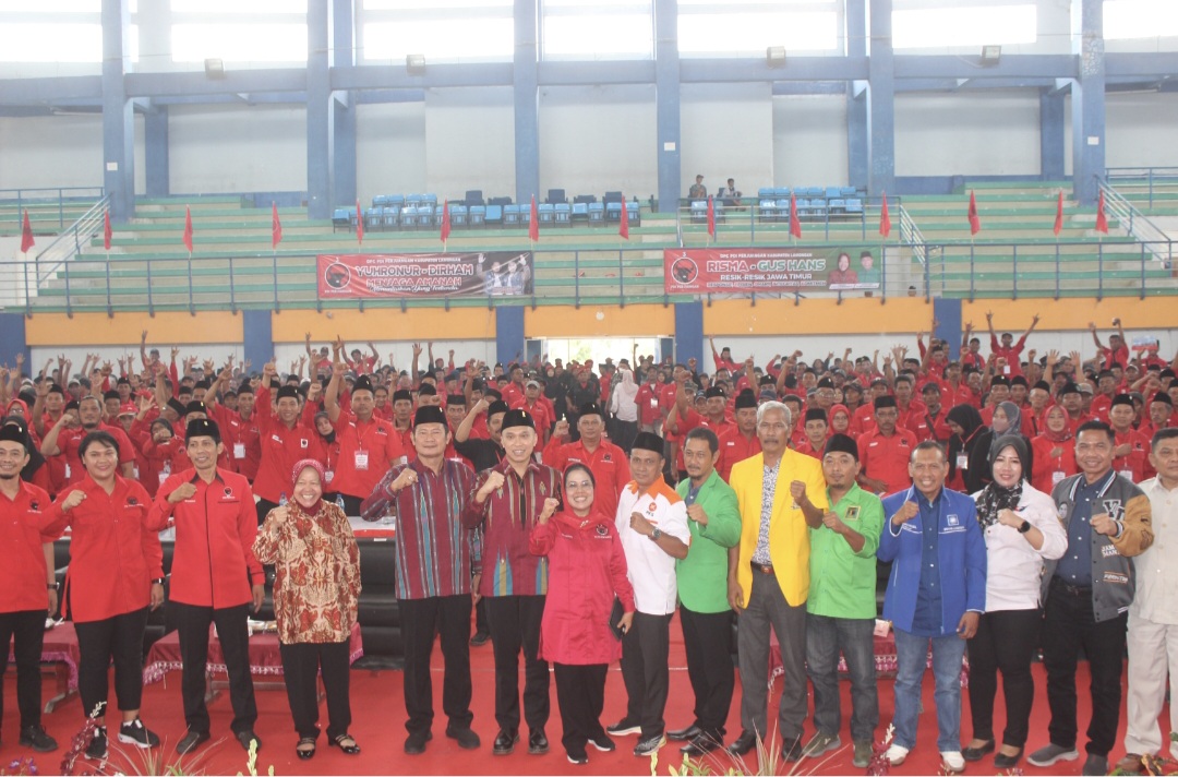 SOLID: Kader PDI Perjuangan Lamongan bersama pasangan bacabup dan bacawabup Lamongan, Yes - Dirham dan pasangan bacagub dan bacawagub Jatim, Risma - Gus Han.