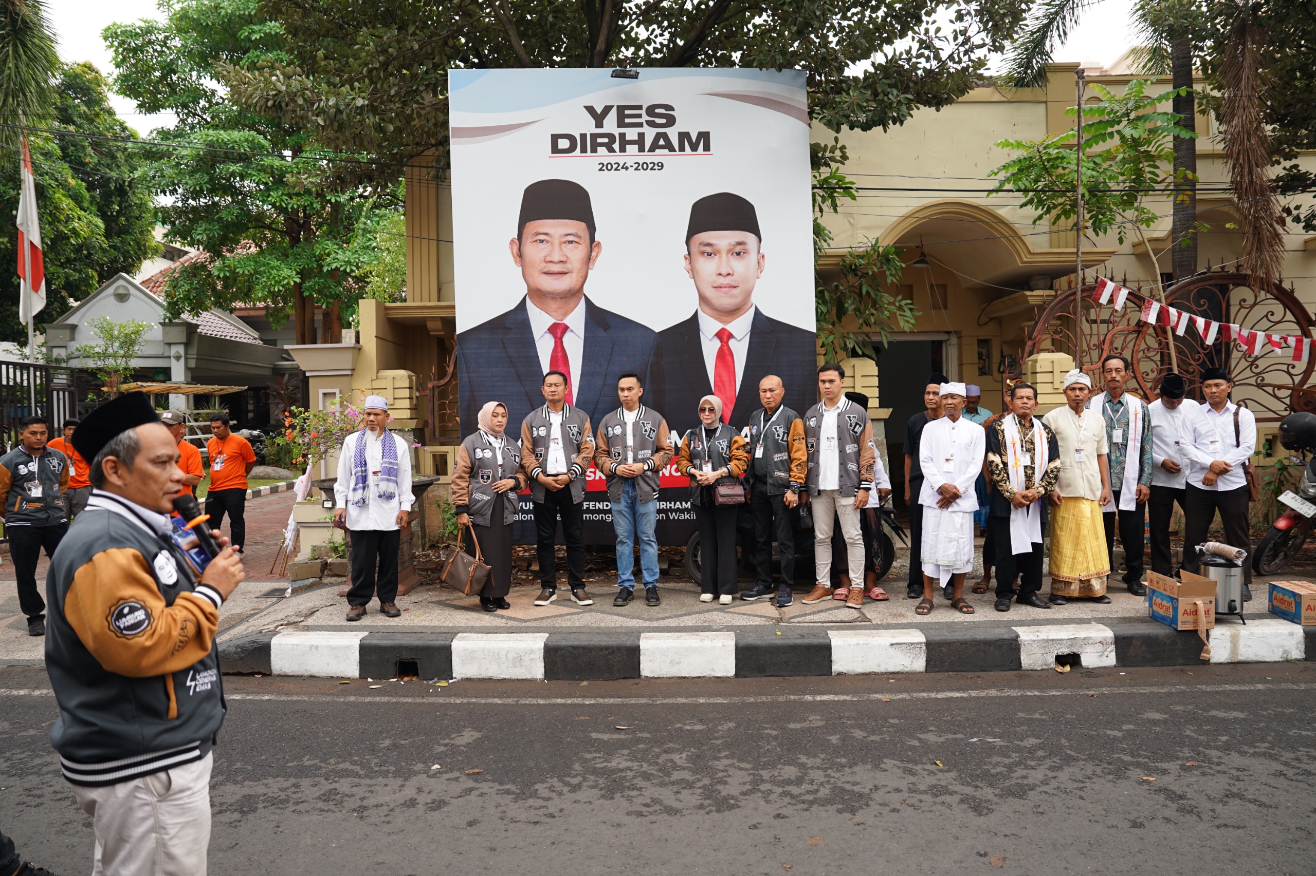 KEBERSAMAAN: Sebelum proses pengundian nomor urut Pilkada 2024, Pasangan Yes-Dirham Turut dihadiri tokoh lintas agama