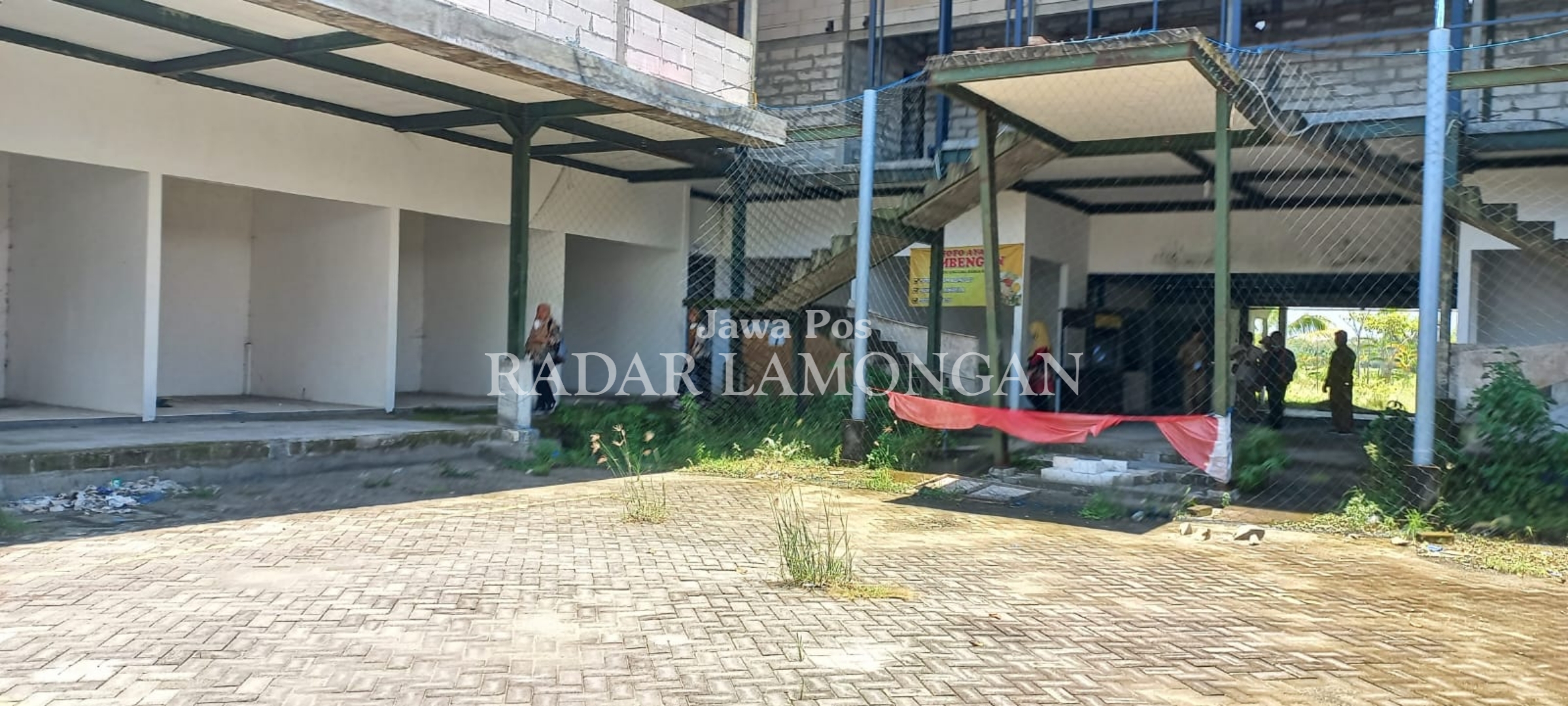 DIBAWA KE MEJA HIJAU: Sentra Kuliner Sukodadi yang diduga pembangunannya dikorupsi.  (DOK/RDR.LMG)