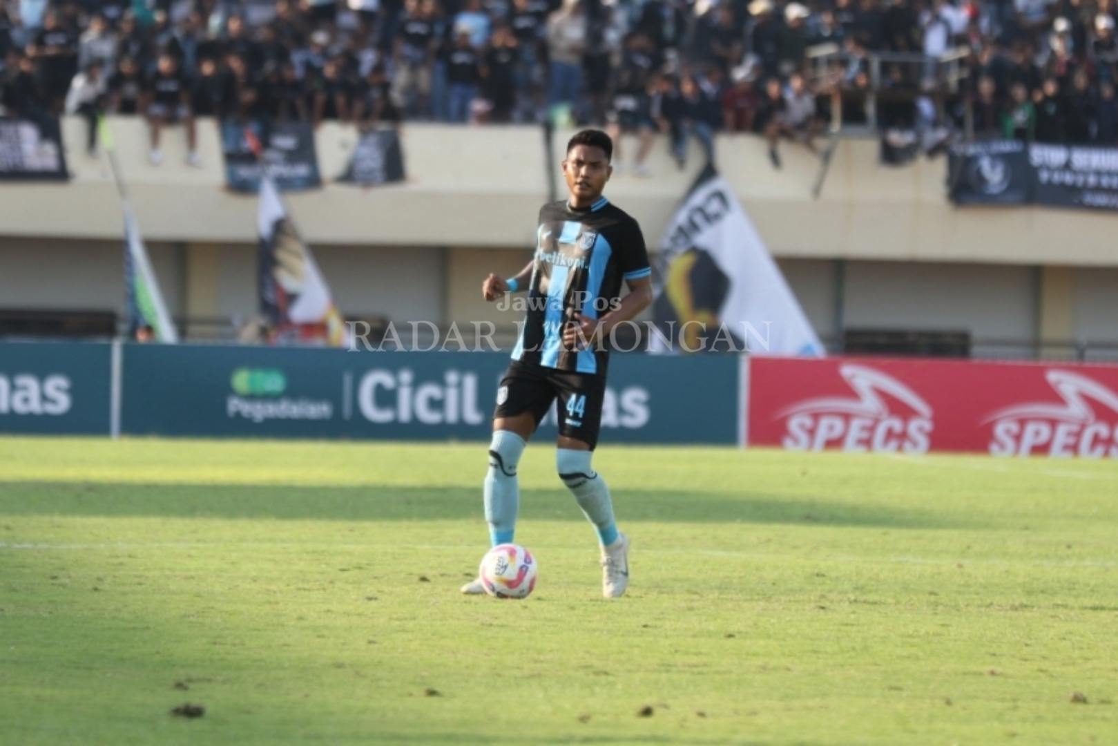 TERUS DIPANTAU: Ikhwan Ciptady diharapkan cepat pulih agar bisa diturunkan saat menghadapi Persipal FC.&nbsp;(Anjar D. Pradipta / Radar Lamongan)