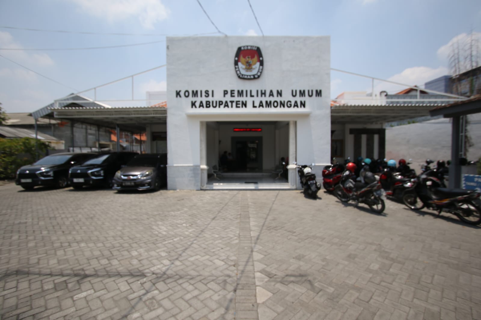 SESUAI TAHAPAN: Komisioner KPUK Lamongan berencana melakukan pengecekan pencetakan surat suara Pilbup Lamongan di Semarang.&nbsp;