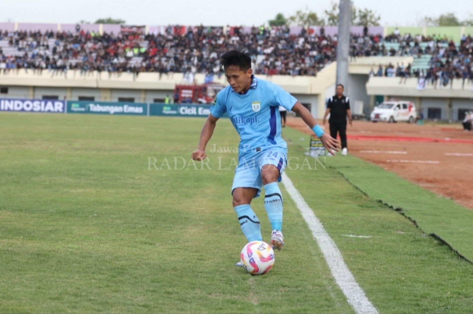 JAGA KONSISTENSI: Yoga Adiyatama menjadi pilihan utama tim pelatih Persela dalam beberapa laga. (Anjar D. Pradipta / Radar Lamongan)