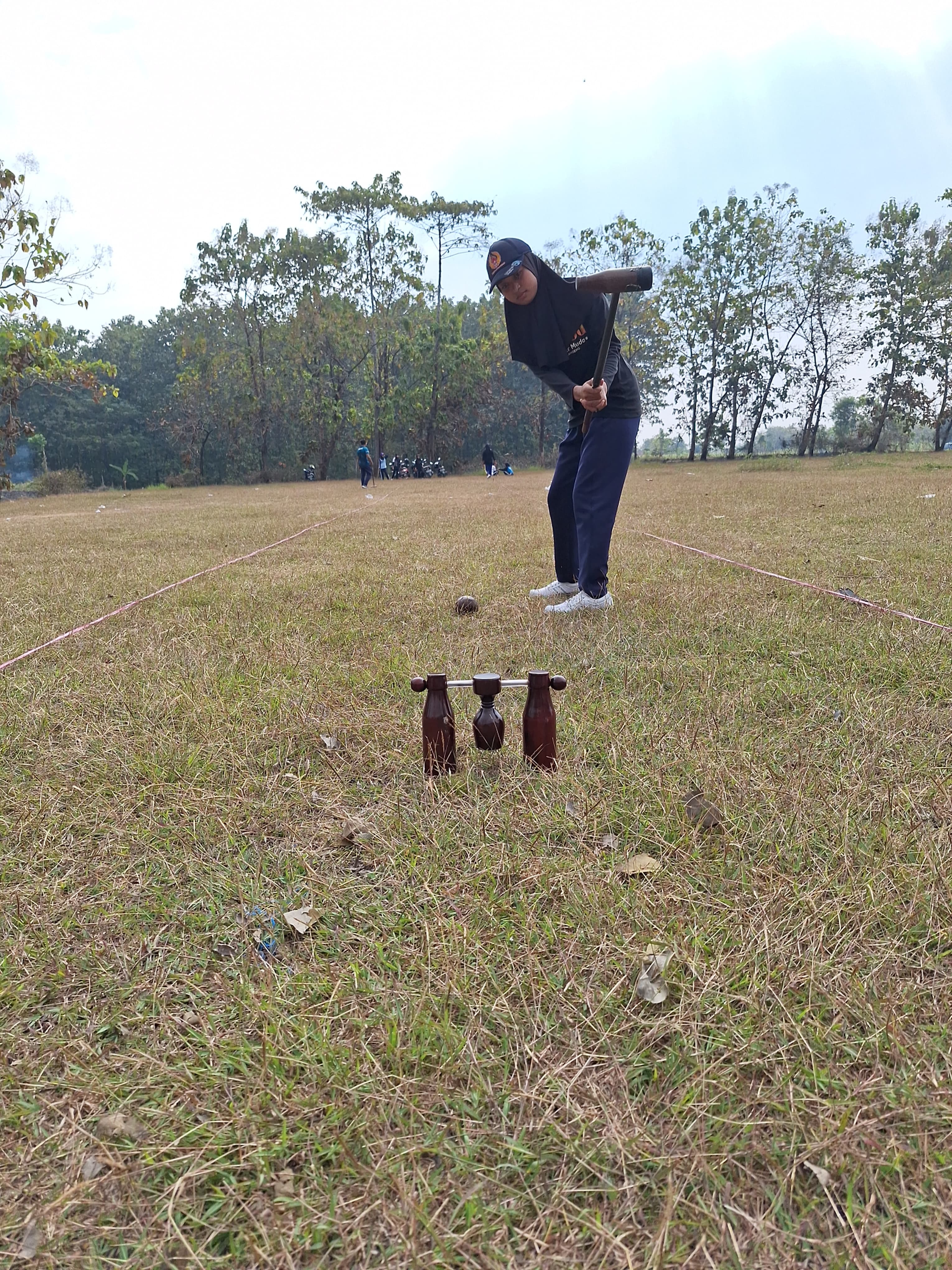 Atlet woodball sedang berlatih, turnamen bulan ini diundur bulan depan. (IST/RADAR LAMONGAN)