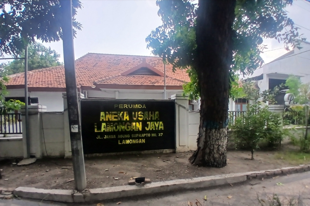 PERLU DIEVALUASI: Masih kurang tersisa dua bulan, target Perumda Aneka Usaha Lamongan masih kurang 72 persen.&nbsp; (Anjar D. Pradipta / Radar Lamongan)