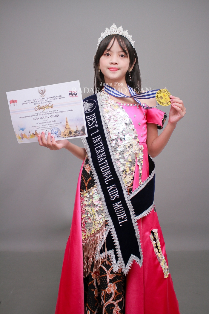 Vania Violeta Anindya. (IST/RADAR LAMONGAN)