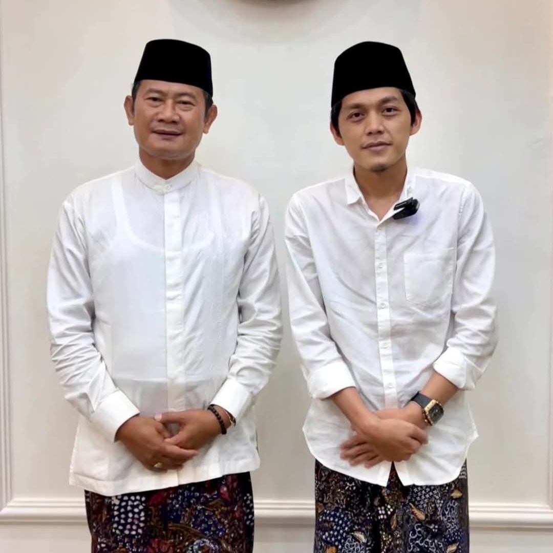 LANJUTKAN: Gus Iqdam mendoakan kepada Pak Yes untuk bisa melanjutkan kepemimpinan dua periode sebagai Bupati Lamongan.&nbsp;