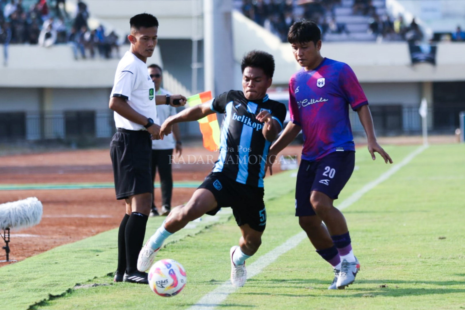 Rafiud Drajat bakal menjadi salah satu pilihan utama di sisi kiri pertahanan Persela saat menjamu Persipura.&nbsp;(Anjar / Rdrlmg)