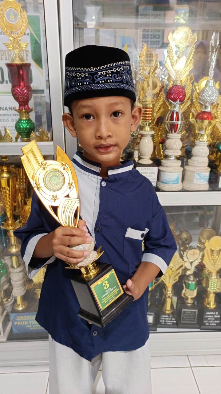 HAFALKAN AYAT KURSI: Rifqi Hilmy Ar Rasyid. (IST/RDR.LMG)