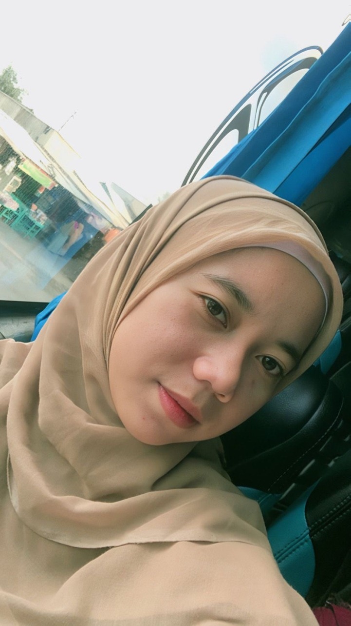 INGIN KE GUNUNG RINJANI: Mita Dwi Kartika, mahasiswi Universitas Islam Lamongan. (IST/RDR.LMG)