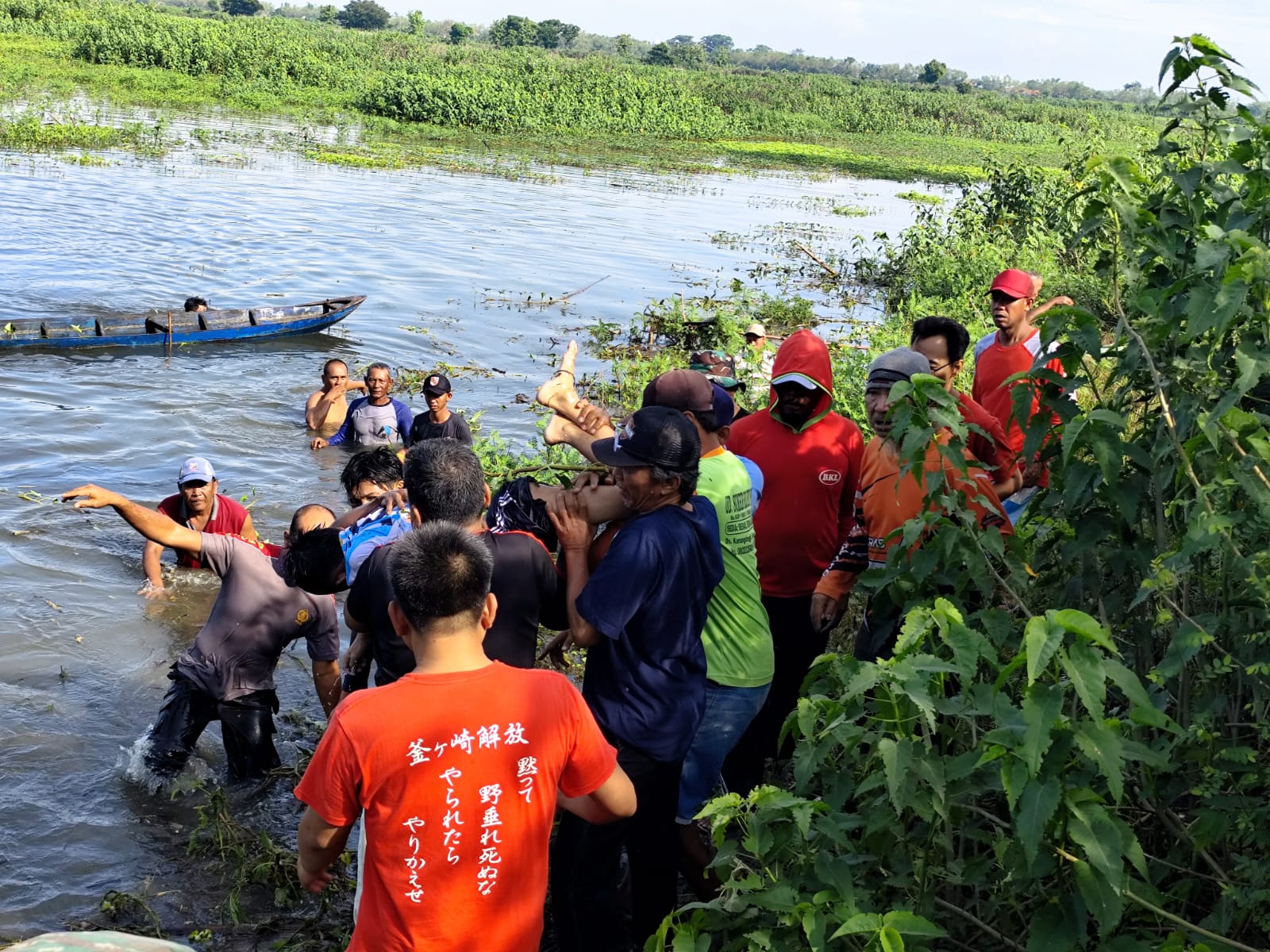 Proses pencarian korban di Rawa Bulu, Kecamatan Sekaran (Ist. / Radar Lamongan)